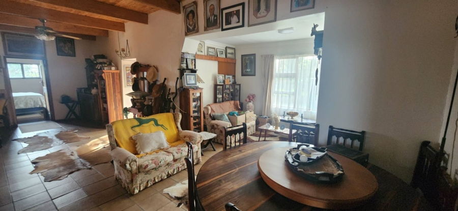 8 Bedroom Property for Sale in Geelhoutboom Western Cape
